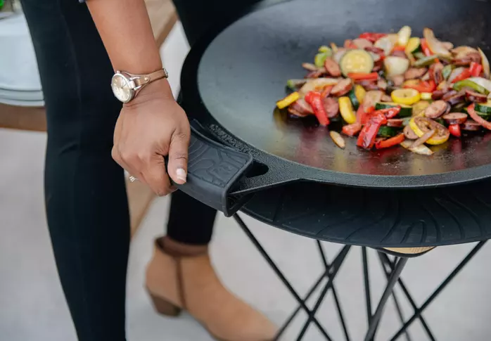 Yukon Cast Iron Wok Top + Hub - Image 4